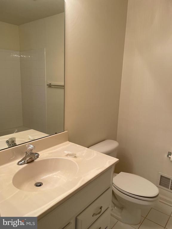 Building Photo - 107 Warwick Rd