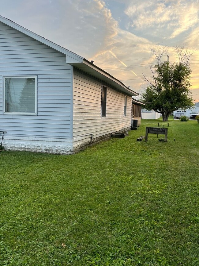 Building Photo - 3 bedroom 1 bath