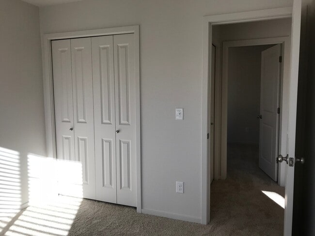 Building Photo - Spacious 4 Bd 2.5 Ba Home in  Camas School District! Upgrades! Close to Parks & Freeway Access!