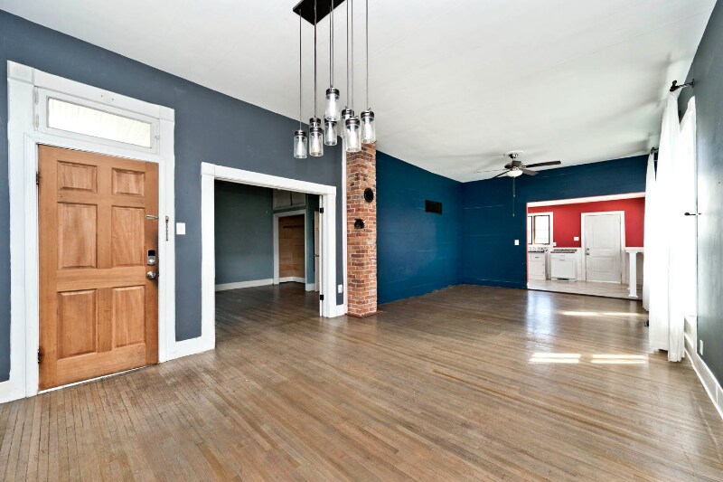 Building Photo - 427 Riley Ave