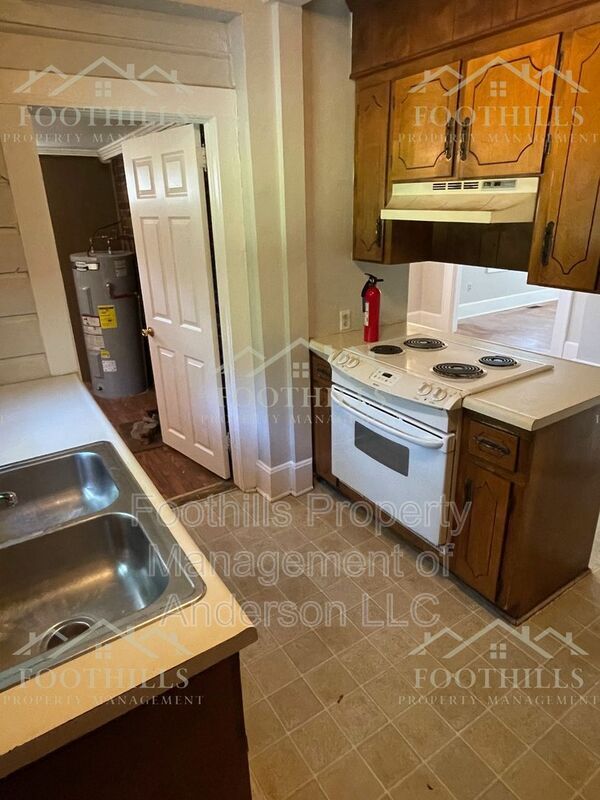 Building Photo - 1704 Park Dr