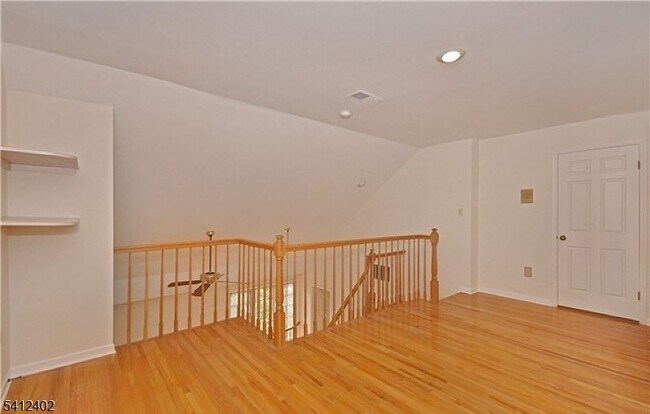 Building Photo - 4 Dearburn Ct