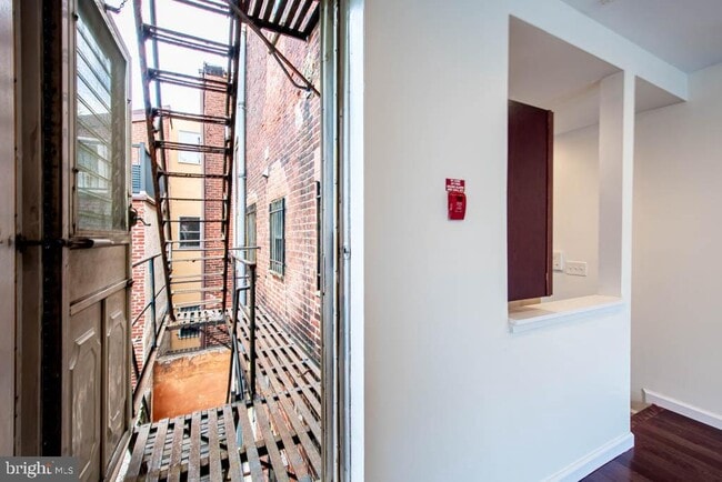 Building Photo - 545 Christian St