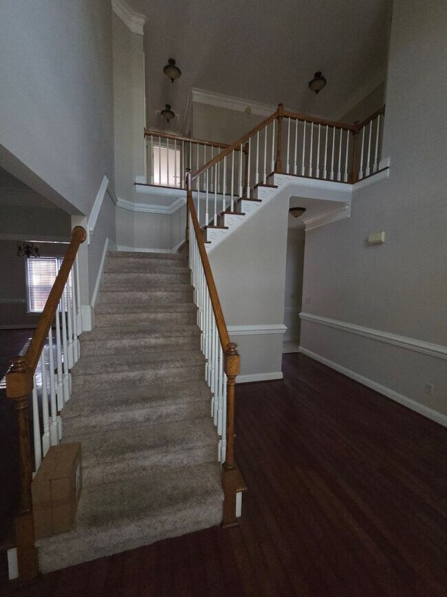 Building Photo - 234 N Marion Dr