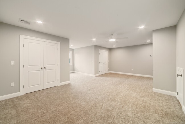 Building Photo - 164 Fox Den Rd