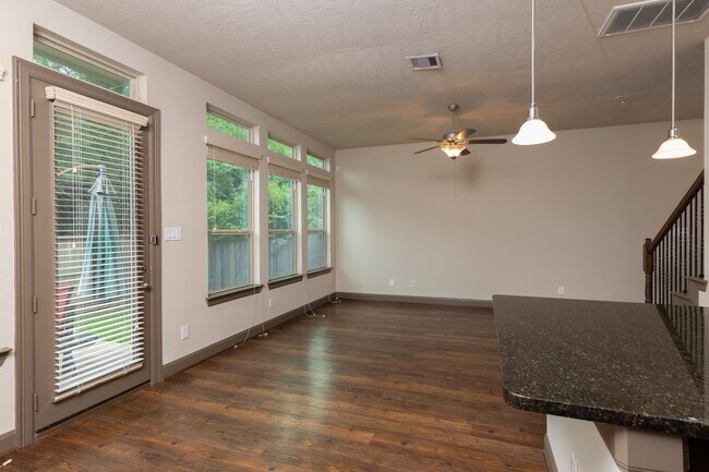 Building Photo - 87 Aventura Pl