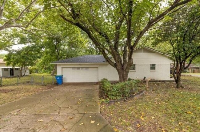 Building Photo - 5708 Flamingo Ct