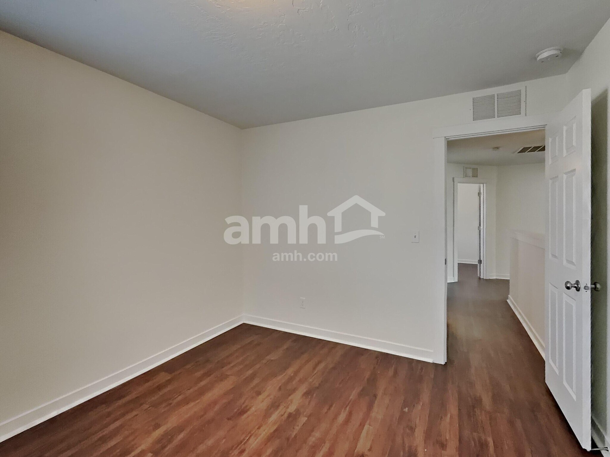 Building Photo - 10647 Avalon St