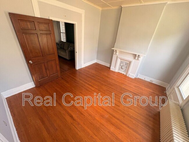 Building Photo - 1213 Jacob St