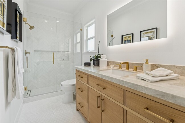 Building Photo - 2224 Mid Ln