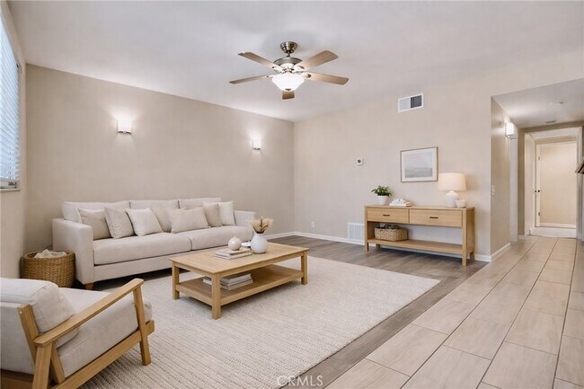 Building Photo - 45270 Panorama Dr