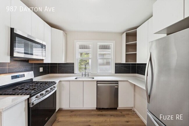 Building Photo - 987 Dayton Ave