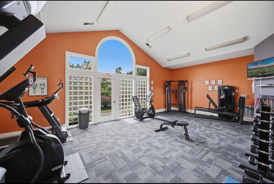 Exercise room - 7680 Scioto Ct
