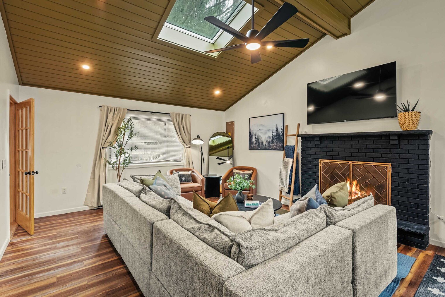 Building Photo - 8499 Bumble Bee Way
