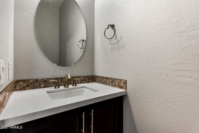 Building Photo - 7440 E Via De Luna Dr