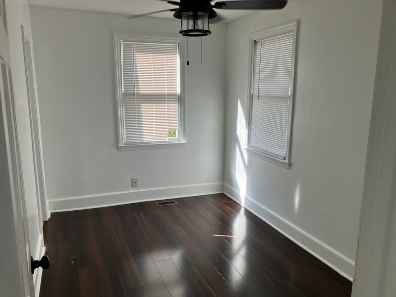 Building Photo - 203 Branham St