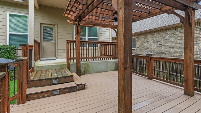 Building Photo - Spacious 4-Bedroom Home with a Backyard Oasis!