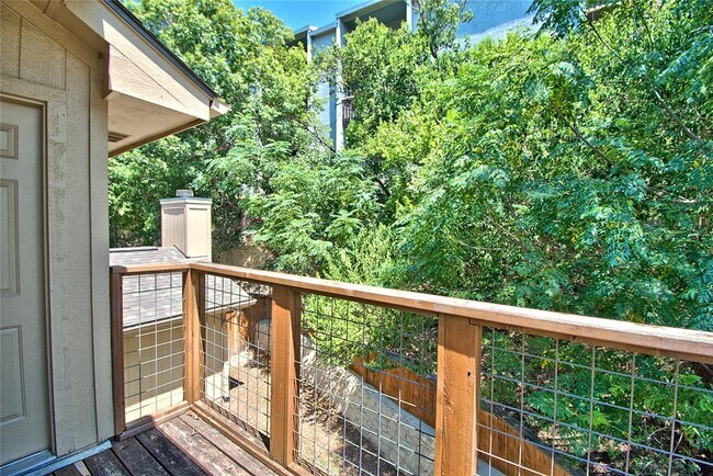 Building Photo - 6489 Hart Ln