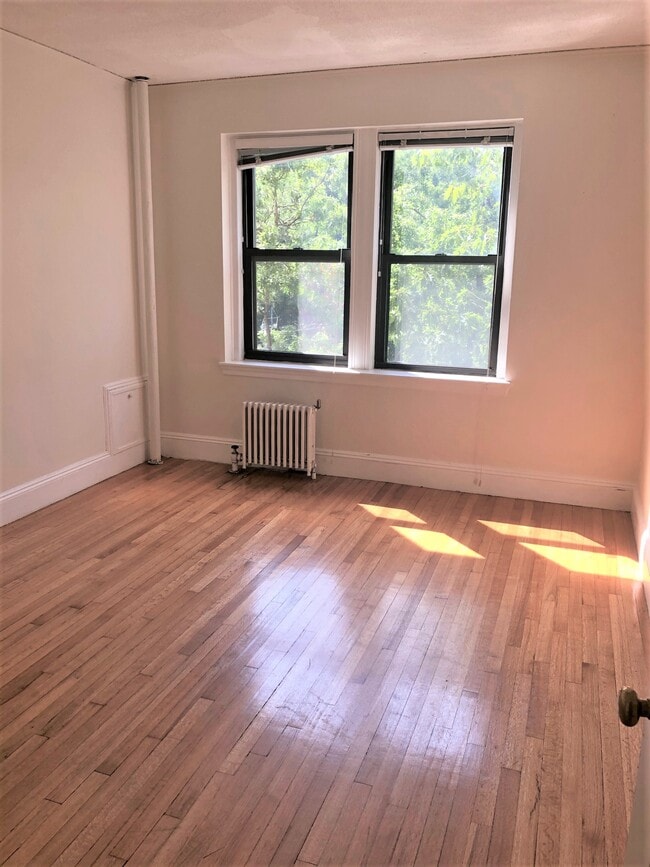 Building Photo - 145 Englewood Ave