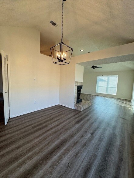 Building Photo - 503 Rose Dr