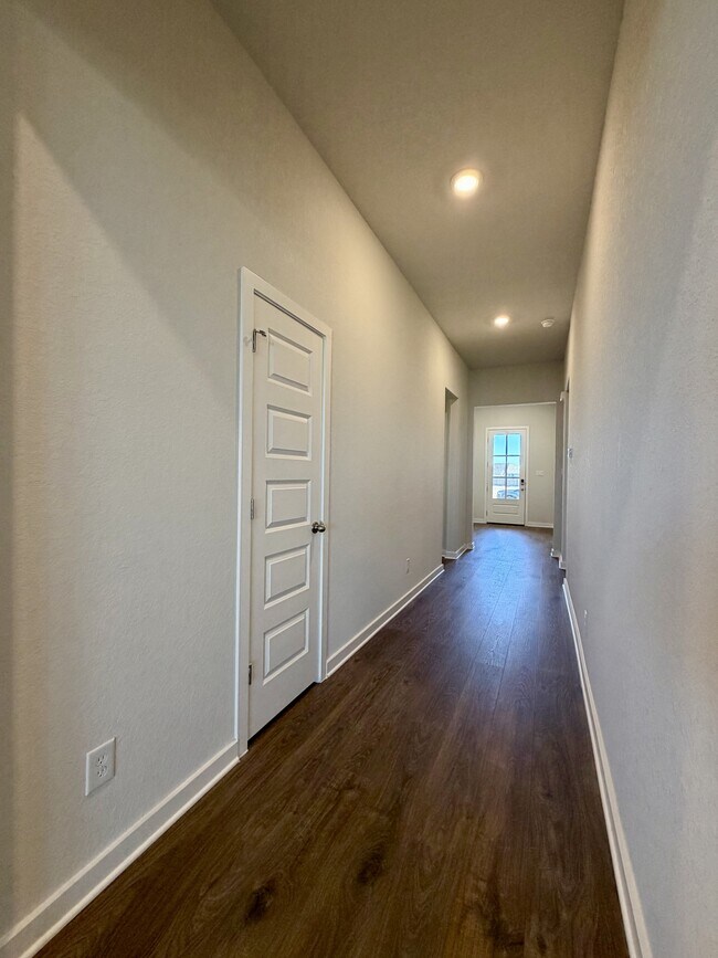 Building Photo - 14427 Inspiration Pt