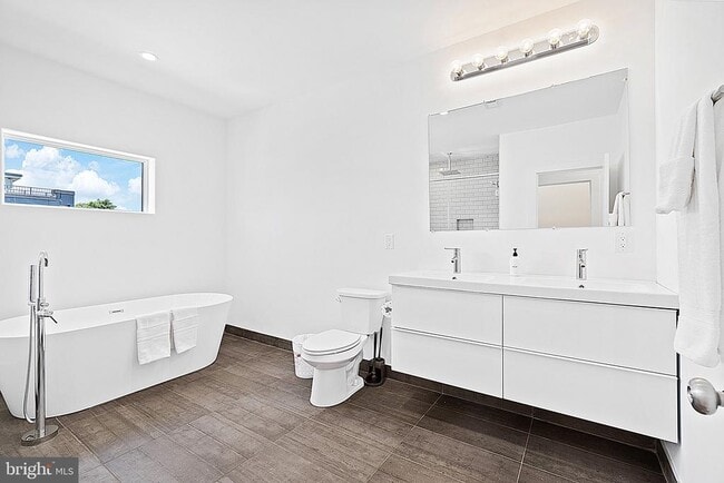 Building Photo - 1524 S 25th St