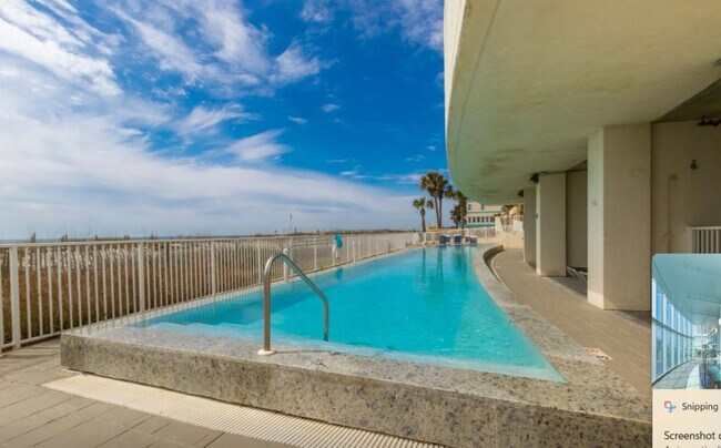 Building Photo - 521 W Beach Blvd