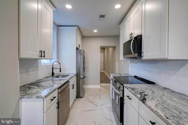 Building Photo - 160 East St