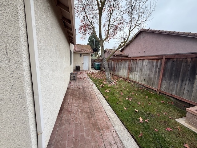 Building Photo - 9916 River Oaks Dr