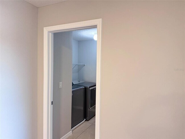 Building Photo - 362 Nova Dr