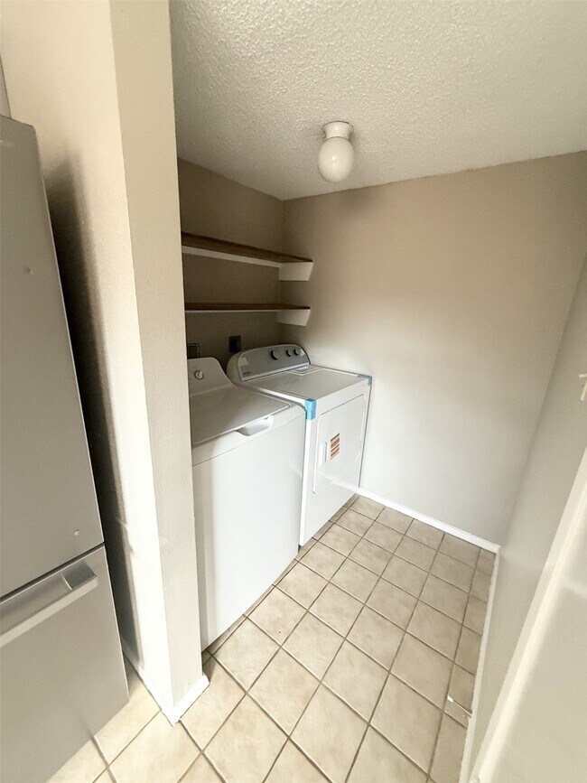 Building Photo - 10326 Cook Rd