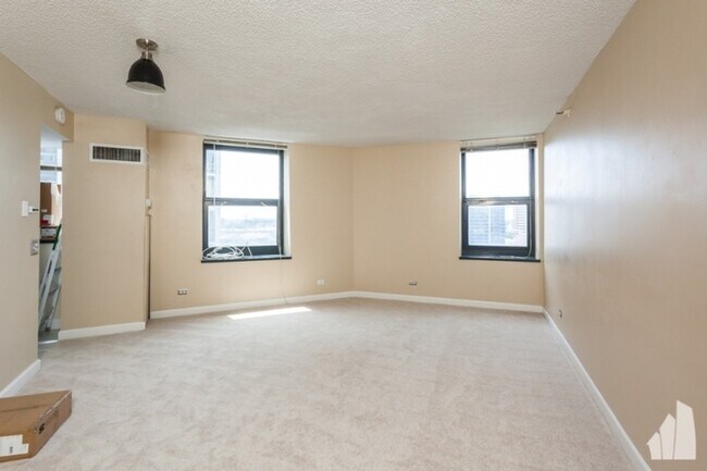 Building Photo - 3660 NORTH lake shore DRIVE, #1016