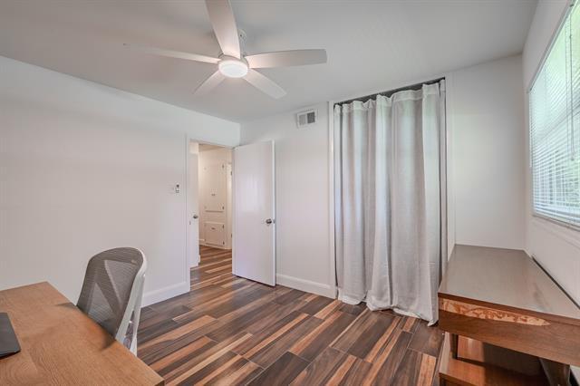 Building Photo - 3347 Latham Dr