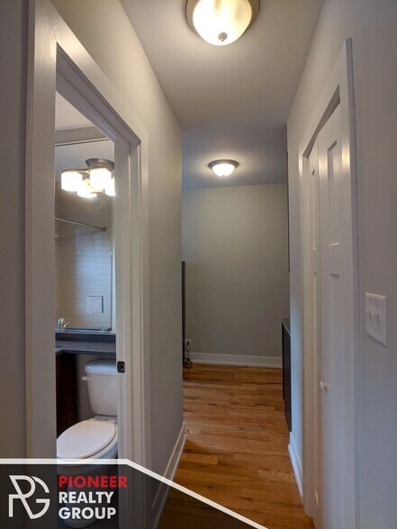 Building Photo - 2754 N Mildred Ave