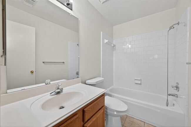 Building Photo - 914 W Peach Hollow Cir