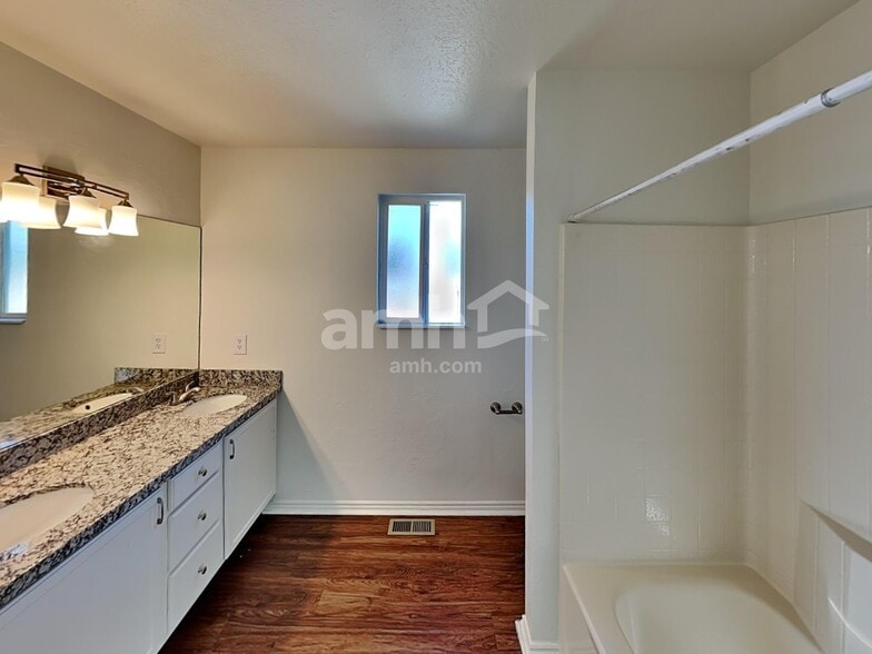 Building Photo - 3328 Celebration Dr