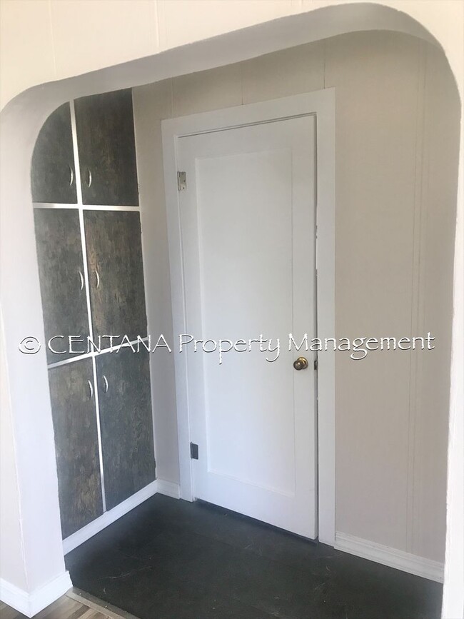 Building Photo - Small one bedroom house on the flats!