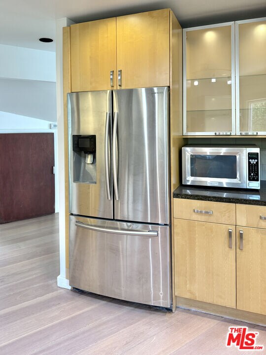 Building Photo - 1153 N Poinsettia Pl