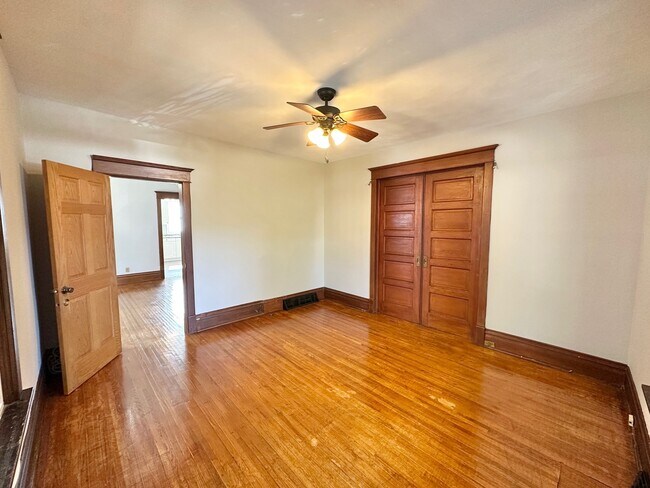 Building Photo - 226 Griffing Ave