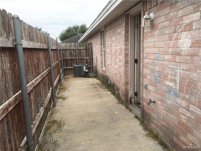 Building Photo - 1029 French Ave