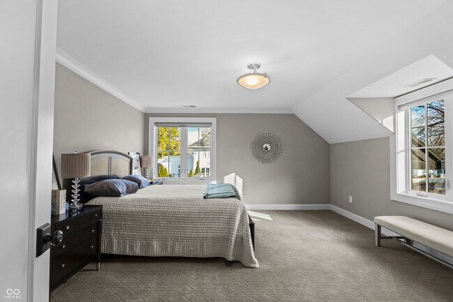 Building Photo - 1210 Golden Hill Dr