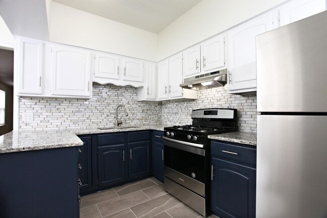 Building Photo - 706 S Pattie St