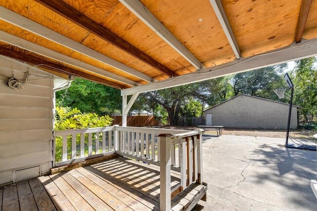 Building Photo - Spacious 5 bedroom home in Carmichael