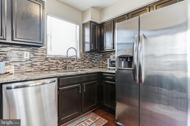 Building Photo - 6103 Red Squirrel Pl