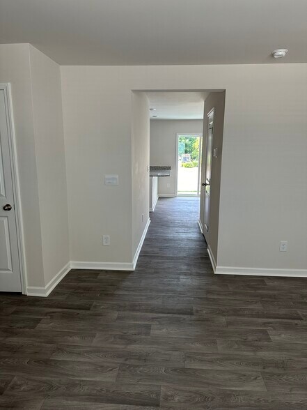 Building Photo - 4101 Laurel Ridge Dr