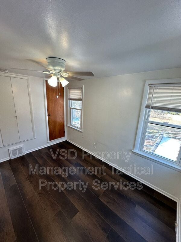 Building Photo - 1780 S Green Rd