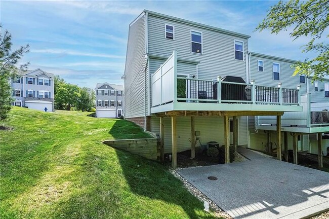 Building Photo - 512 Isabella Ct