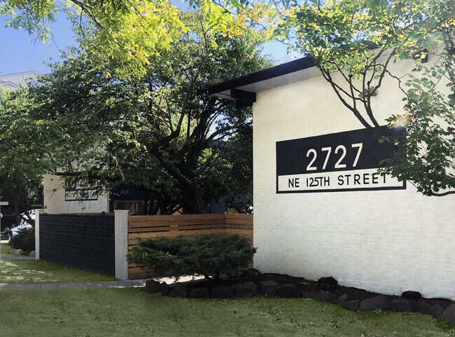 Building Photo - 2727 NE 125th St