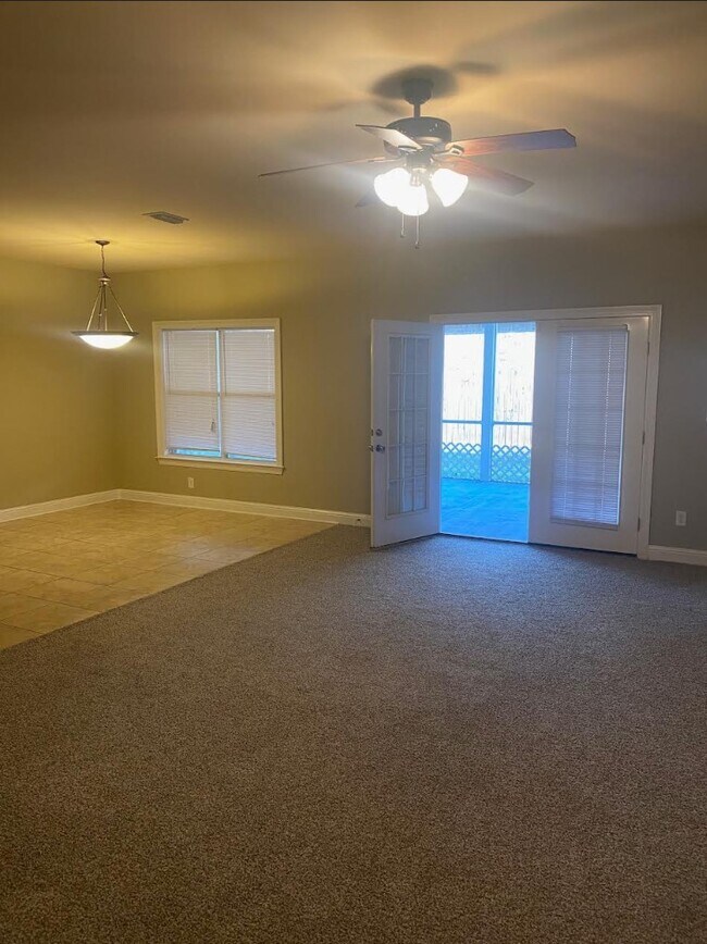 Building Photo - 7888 Park Pl Dr S