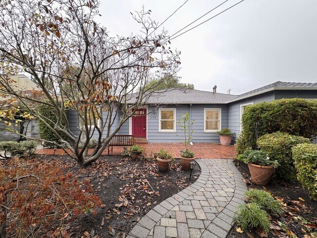Primary Photo - Beautifully Updated 4BD/2BA Single-Family Home in Palo Alto